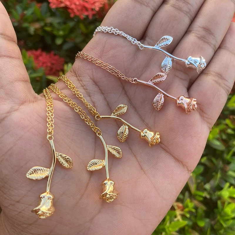 

Колье в виде цветка розы для женщин из нержавеющей стали и с рисунком из мультфильма «Красавица и Чудовище» кулон ожерелья с подвесками в ст...