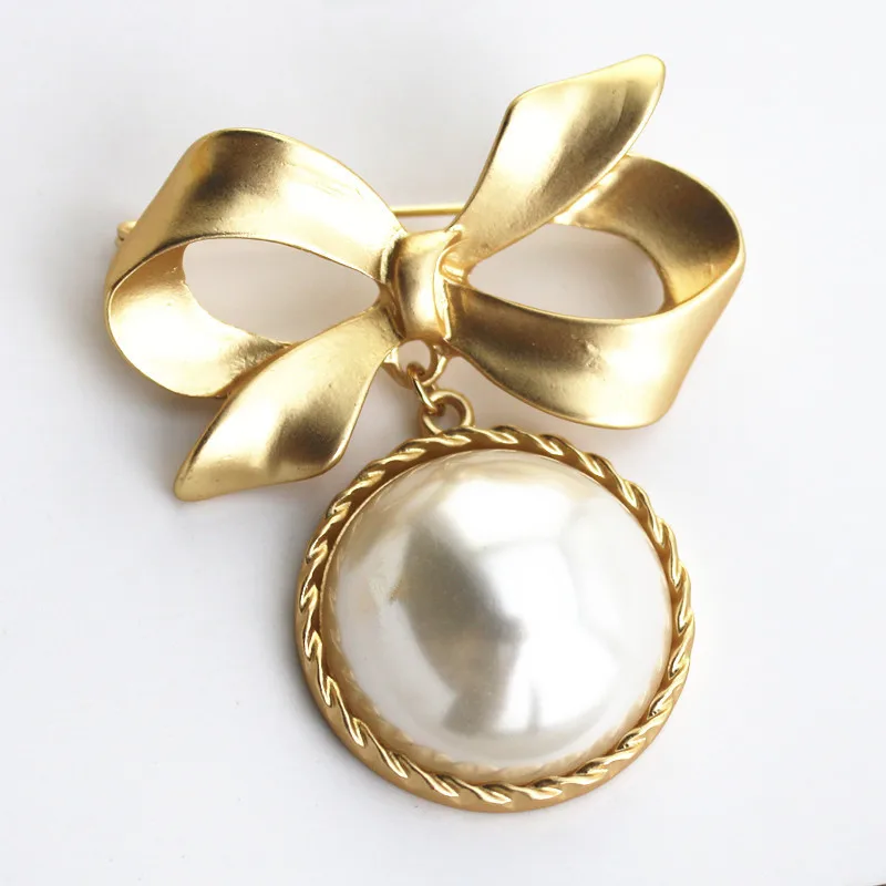 Japanese and Korean jewelry Vintage pearl bow ins matte women's anti-glare silk scarf buckle brooch | Украшения и аксессуары