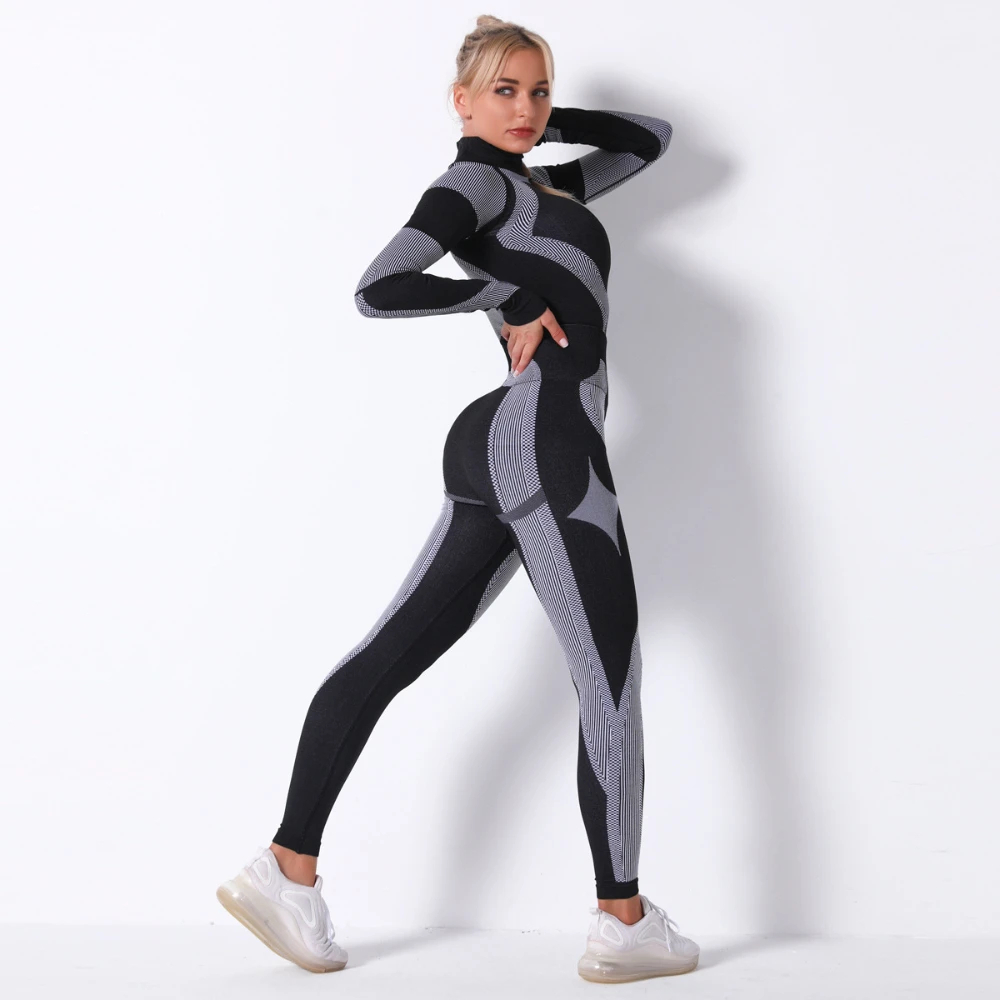 

Yoga Sports Outfit For Woman Two Pieces Fitness Sets Seamless Crop Top Bra Gym Suits High Stretch Leggings Women's Clothing 2021