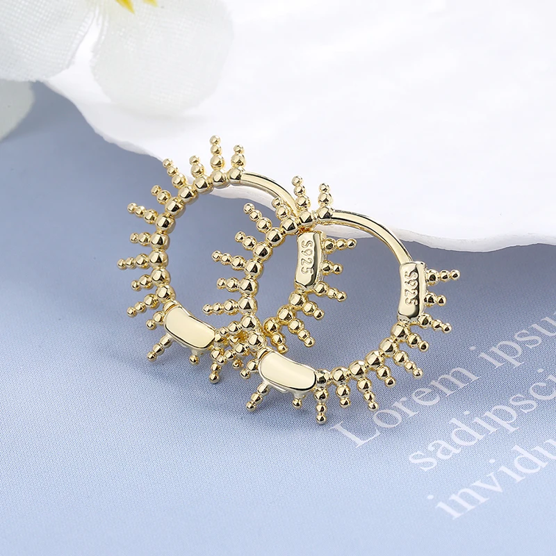 

Women's Fashion Big Hyperbolic Hoop Earrings Creative Golden Radiant Sun Thin Huggies Charming Earring Piercing Jewelry Gifts