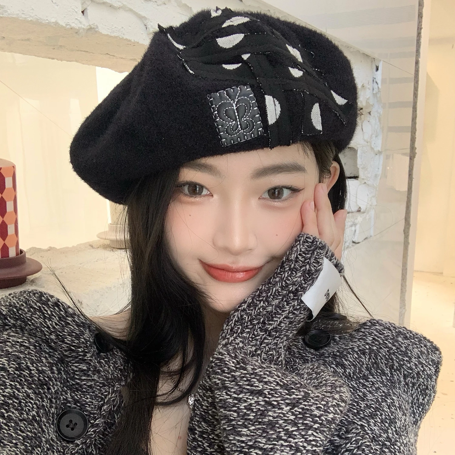 Retro Elegant Women Beret Winter Hat Butterfly Patch Octagonal Hat Wild English Suede Warm Pumpkin Hat Painter Women Gorras