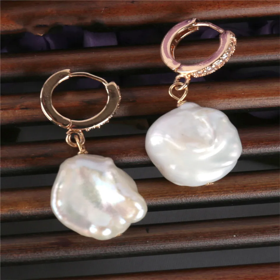 

Natural White Baroque Pearl 18K golden hook lady's Earring Women Dangle Irregular Mesmerizing Party Cultured Accessories Earbob