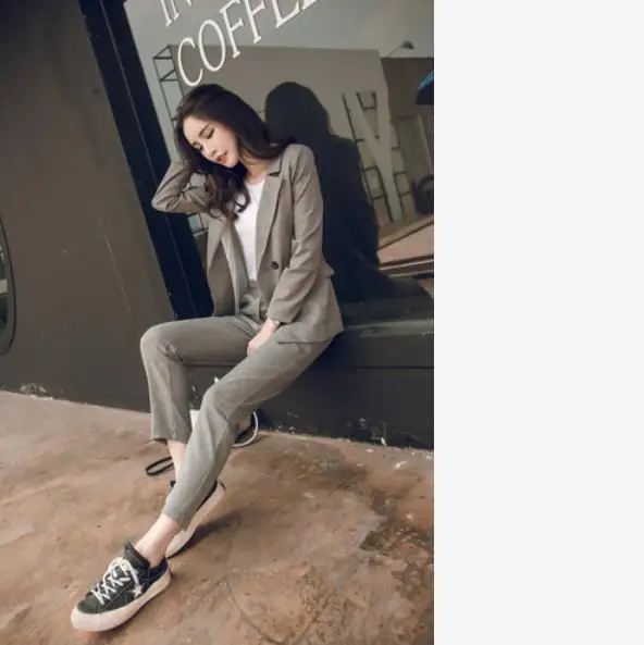 Женские комплекты из двух предметов короткий серый однотонный блейзер + штаны с