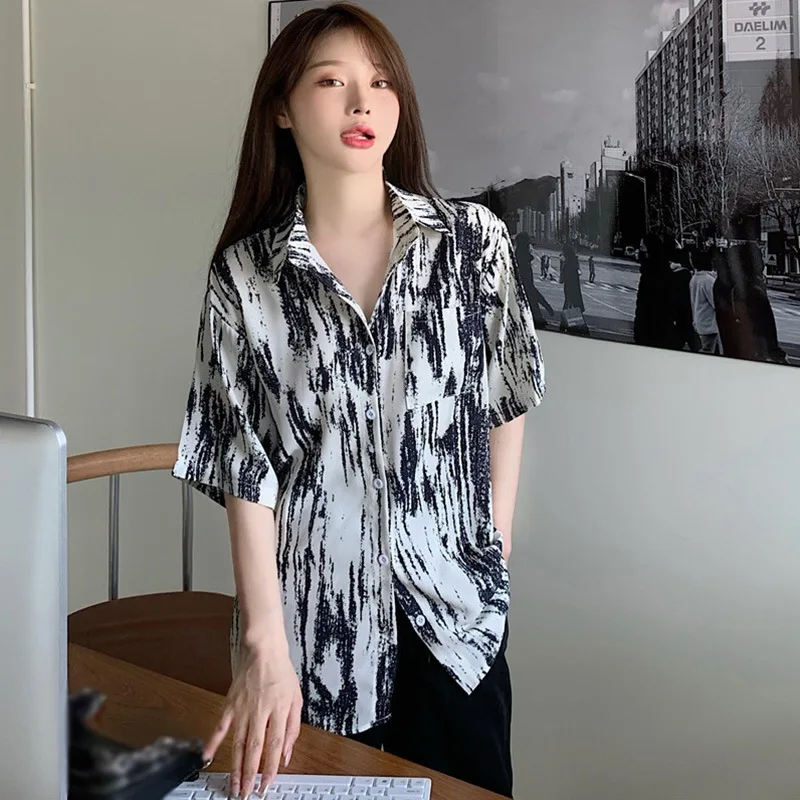 

Jlong Fashion Summer Tie-Dyed Short Sleeve Loose Women Shirt Button Up Shirts Tops with Pocket