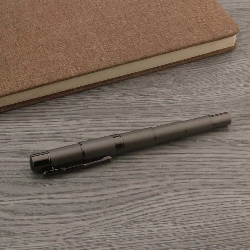 Шариковая ручка серого цвета с матовым покрытием серый металлический пистолет