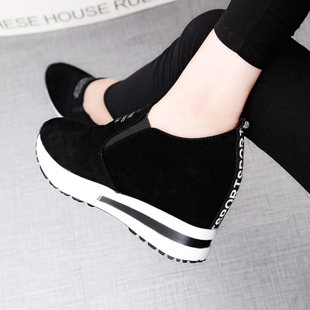 Кроссовки SAGACE женские на танкетке Вулканизированная подошва без шнуровки