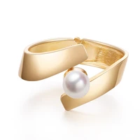 ornapeadia minimalist bracelet glossy symmetrical gold plated jewelry elegant ladies light luxury bracelet pearl hot selling