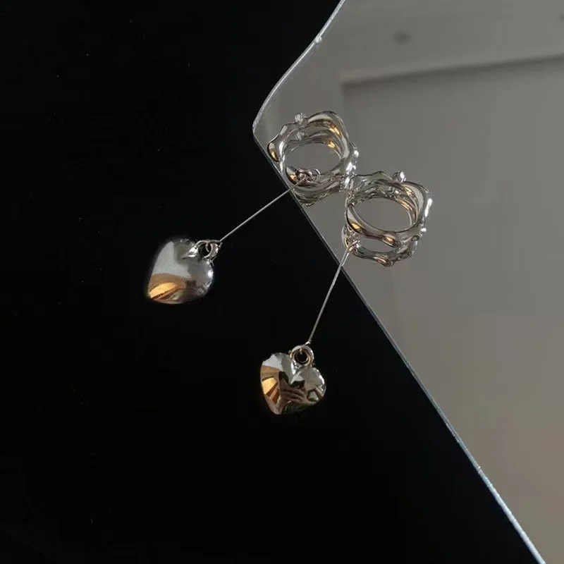 

New Fashion Hip Hop Punk Silver Color 3D Three-dimensional Love-Heart Stud Earrings For Women Girls Trendy Party Jewelry Gift