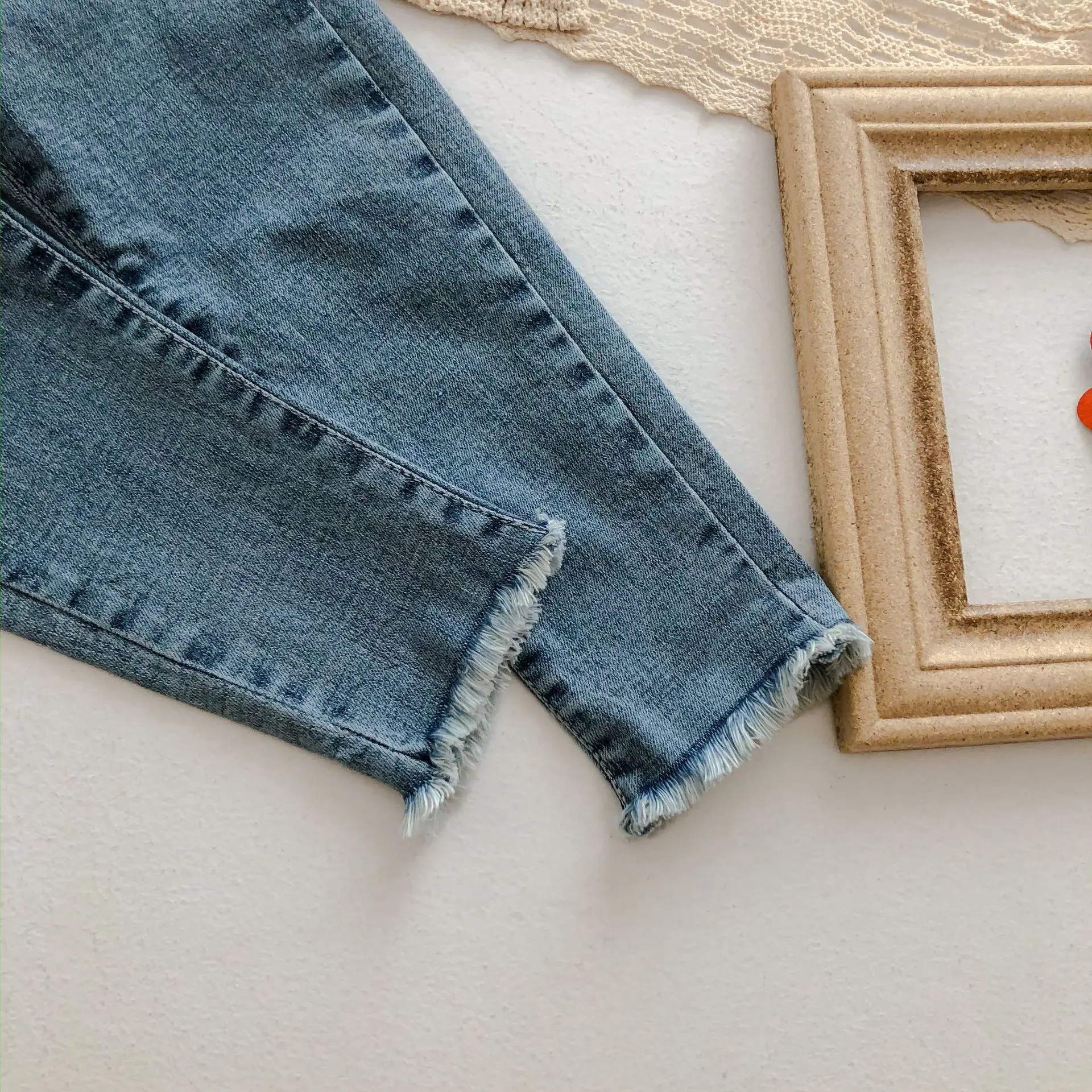 

WLG Girls Jeans Kids Denim Blue Jean Spring Autumn Baby Girl Fashion All Match Trousers for 2-6 Years