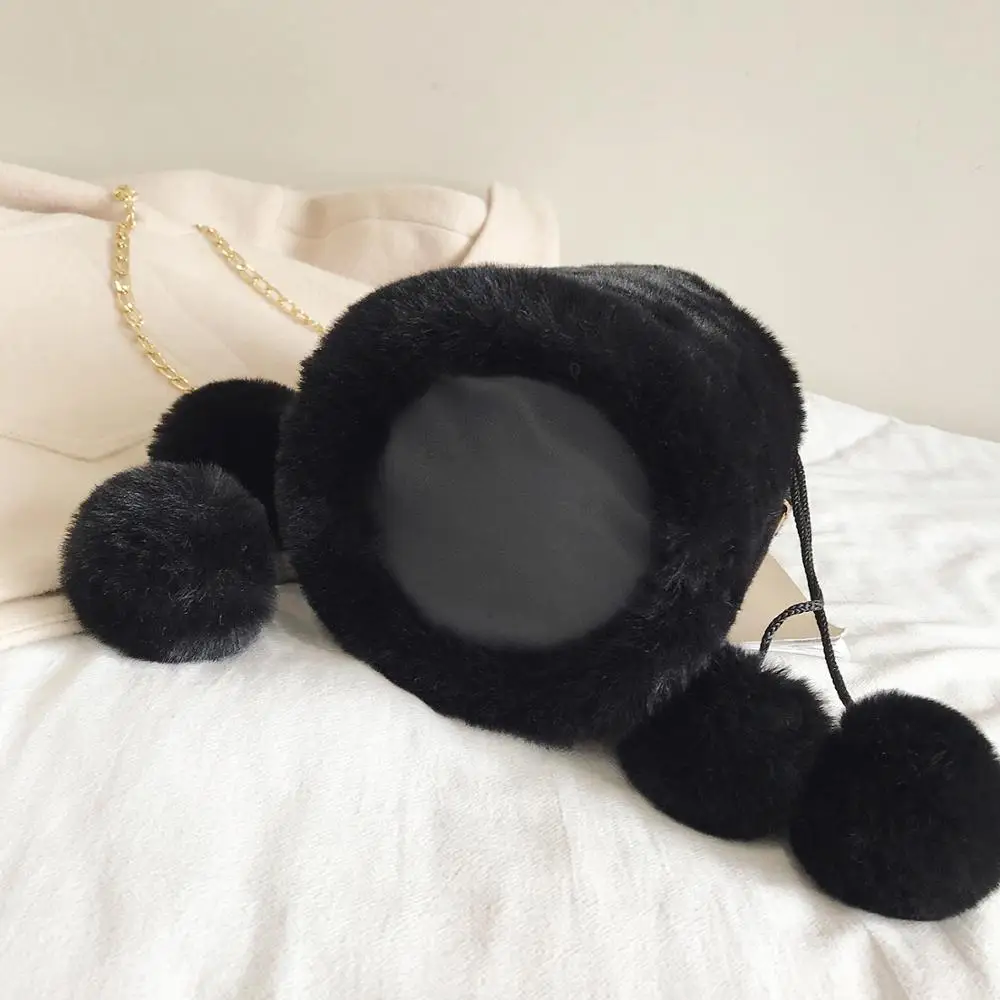 Милая пушистая женская сумка в виде шара на металлической цепочке меховая