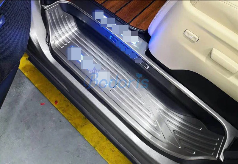 Комплект обшивки бампера для порога двери из нержавеющей стали светодиодный