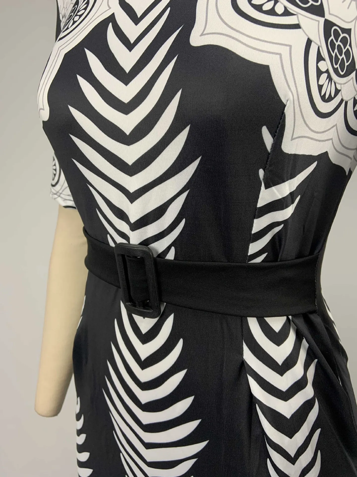 

3XL 4XL 5XL Bag Hip Dress Large Size Women's Round Neck Five-Point Sleeves With Digital Printing Fashion Elegant Dress 2021 New