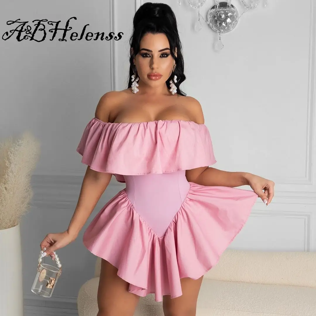 

Женское мини-платье с открытыми плечами, открытой спиной и оборками