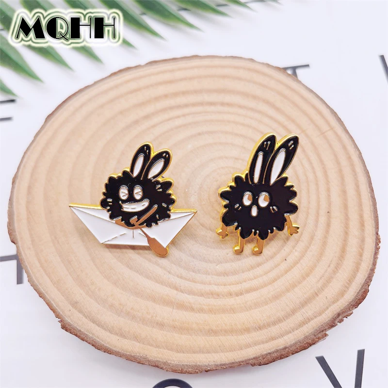 Creative Fun Black Yarn Ball Enamel Pins Animal Boat Paper Boat Alloy Brooch Badge Fashion Accessories Jewelry Gift For Friends