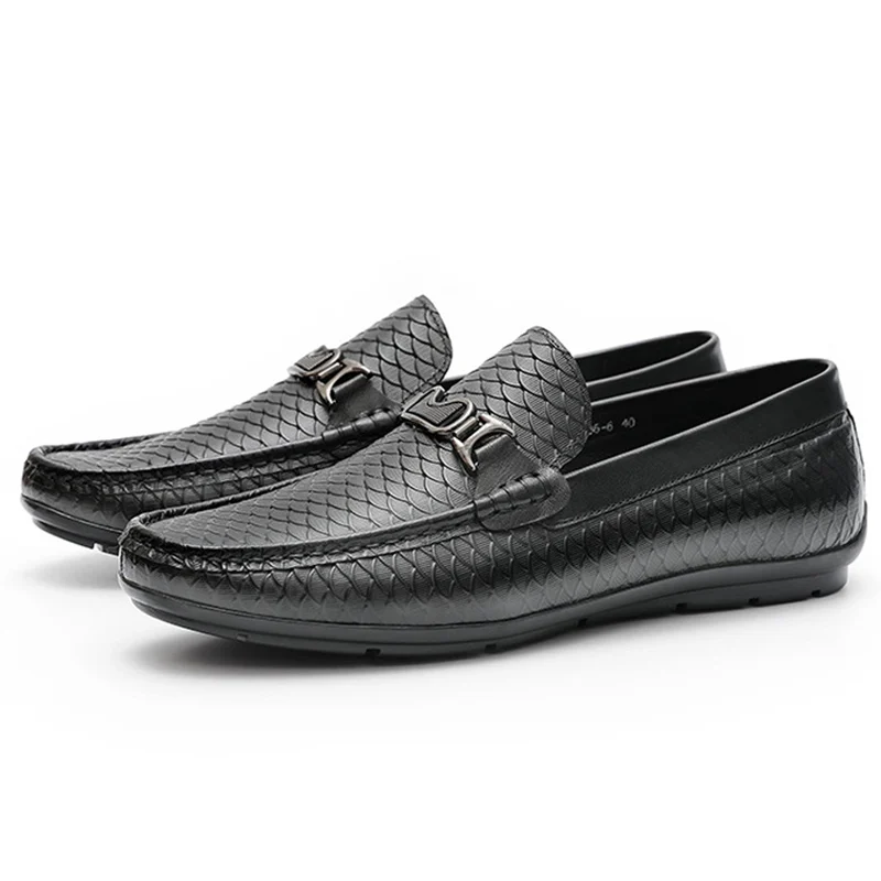 

Fashion Genuine Leather Man Comfortable Casual Loafers Round Toe Slip on Men's Flats Handmade Metal Trim Driving Shoes HS227