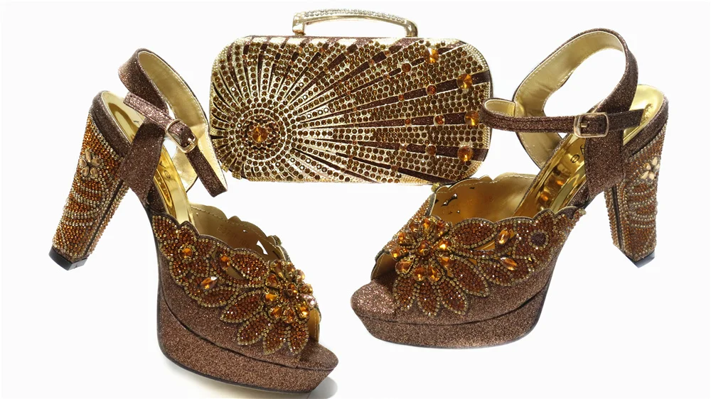 

2021 Lastest Italian Design Fashion Butterfly-Kont Shape Crystal Decoration Style Champange Color Party Ladies Shoes and Bag Set
