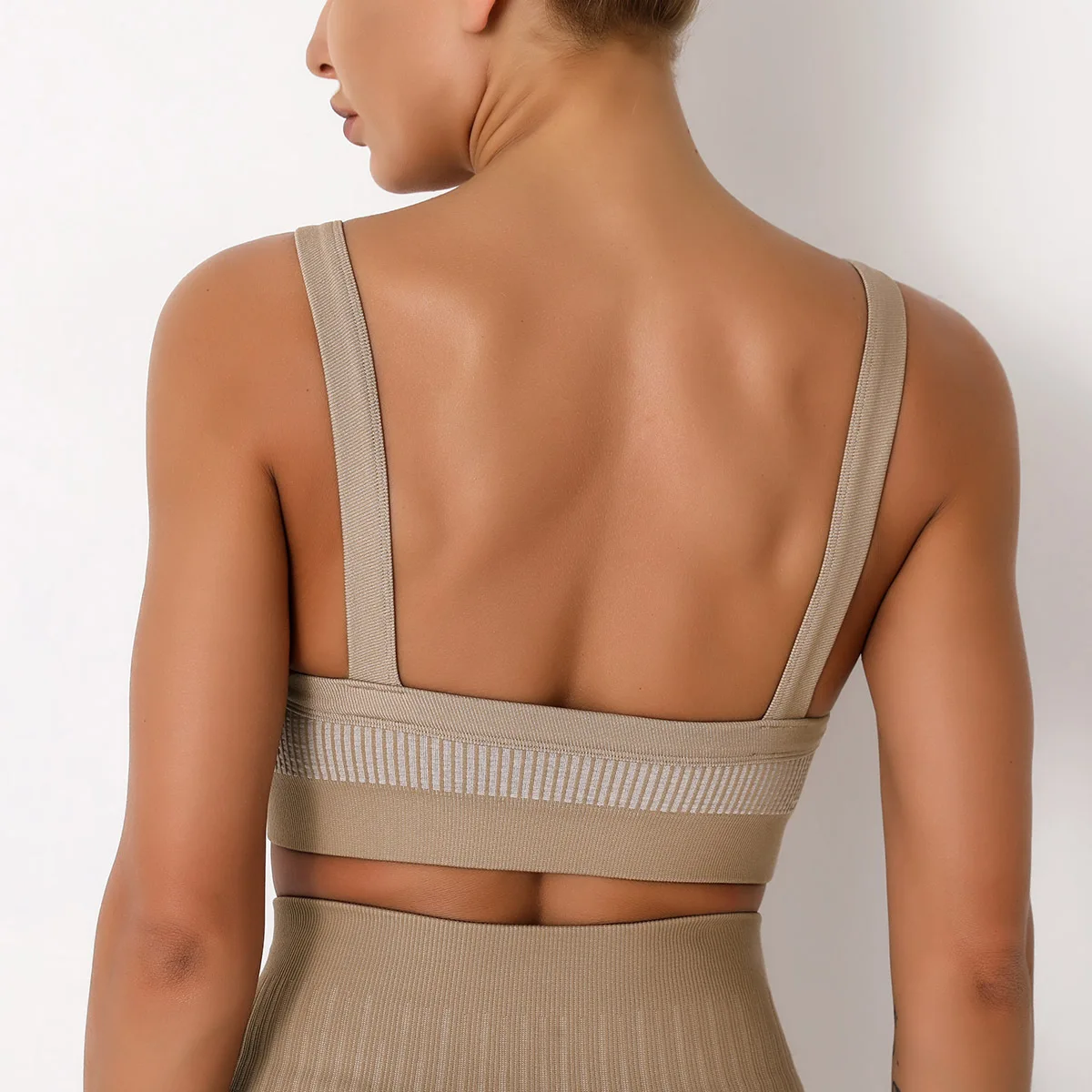 

Женский бесшовный топ без косточек, женский бюстгальтер в рубчик с подкладкой и широкими бретельками, Спортивное нижнее белье в полоску, од...