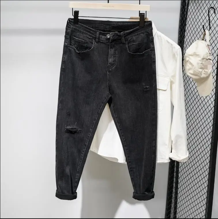 2021 Black ripped loose jeans with small feet for men and Halon pants for teenagers