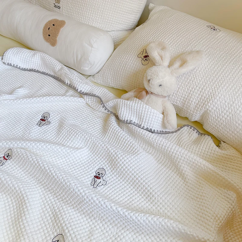 

Cartoon Embroidered Waffle Small Blanket Cotton Children's Office Air-Conditioning Blanket Nap Shawl Thin Blanket