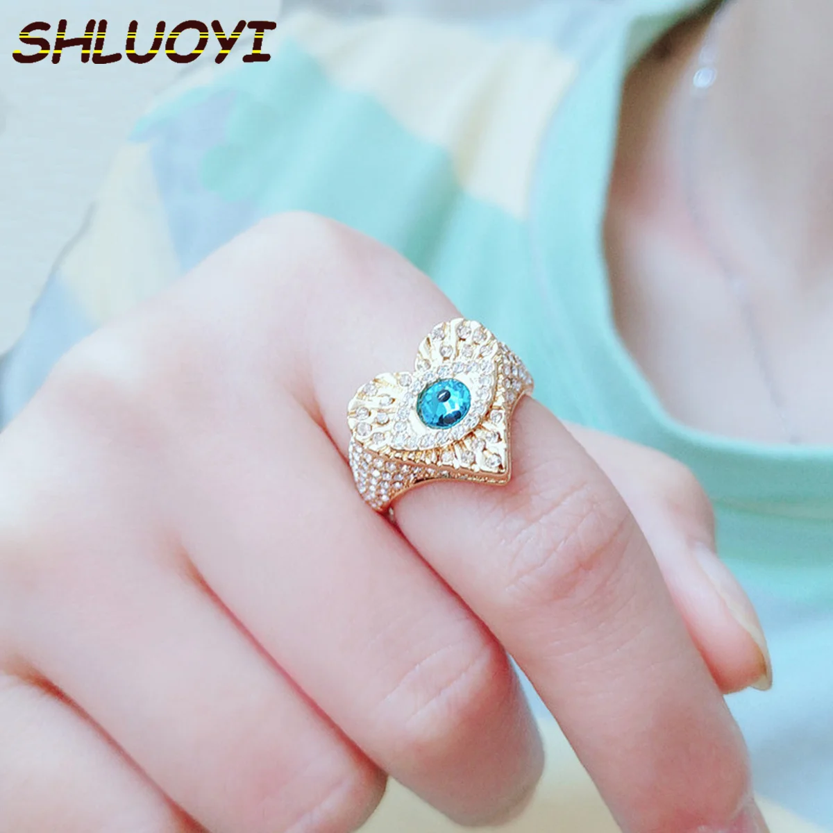 

High quality SWA blue eye women's Pendant Necklace charming fashion jewelry