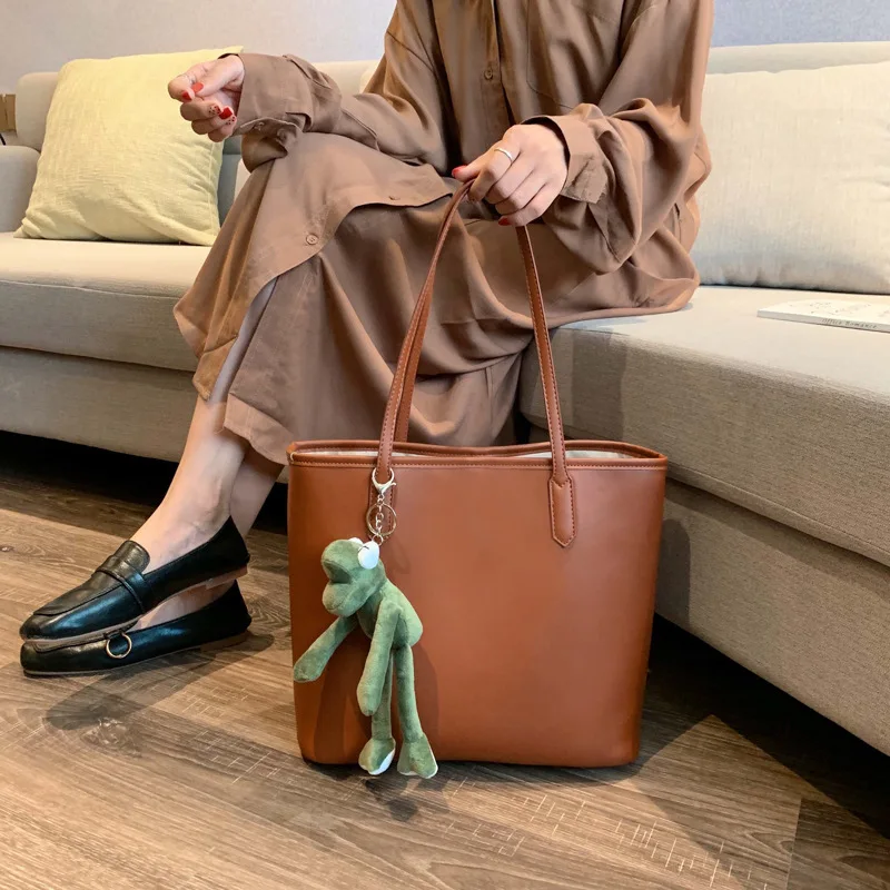 2019 осень и зима новые большие вместительные сумки модные трендовые через плечо