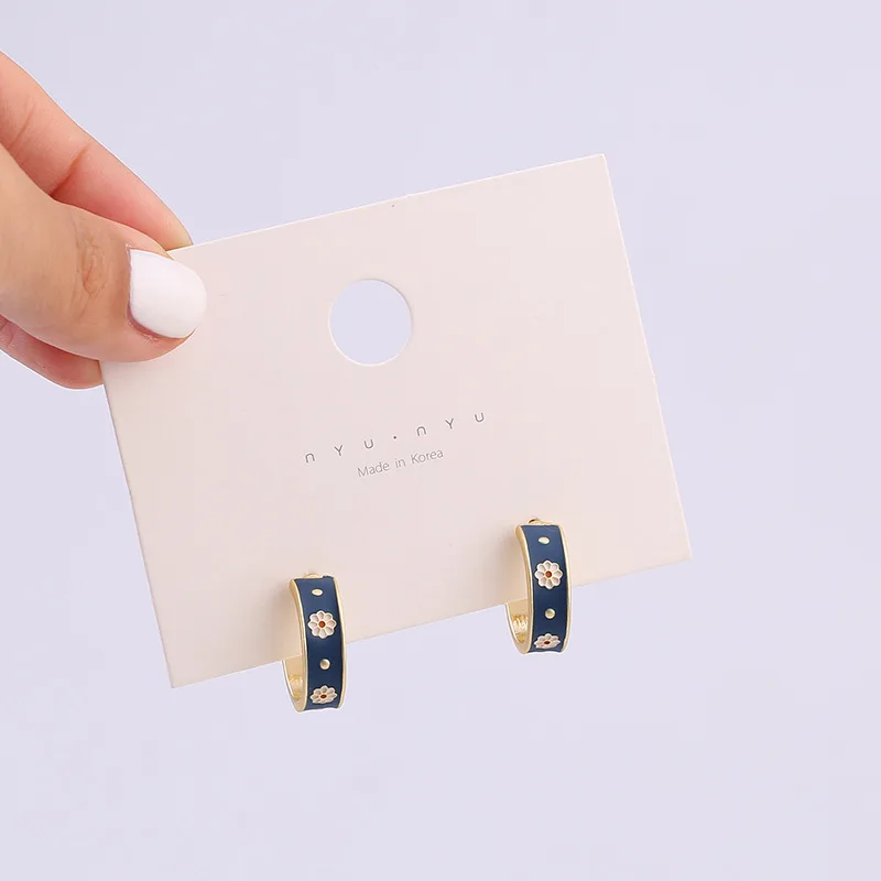 Женские серьги-кольца с эмалью винтажные серьги цветами и маргаритками в