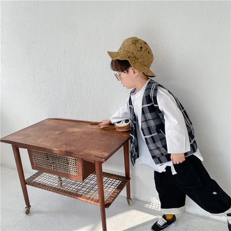 

2021 new children's clothing, boys and children's cotton cloth comfortable plaid vest vest fashion trendy