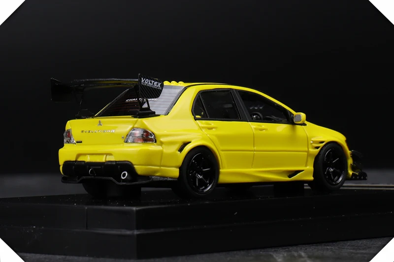 1: 64 весы EVO VII семь поколения модель автомобиля желтый Смола статическое