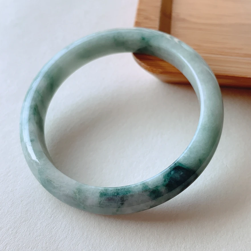 

Send Certificate Natural Myanmar Jade A-Class Carved 54mm-62mm Light Blue Flower Bracelet Exquisite Bracelet