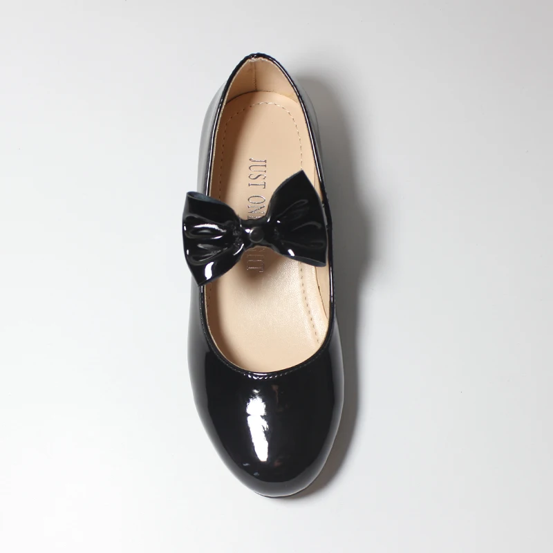 Туфли-лодочки детские на низком квадратном каблуке с бантиком |