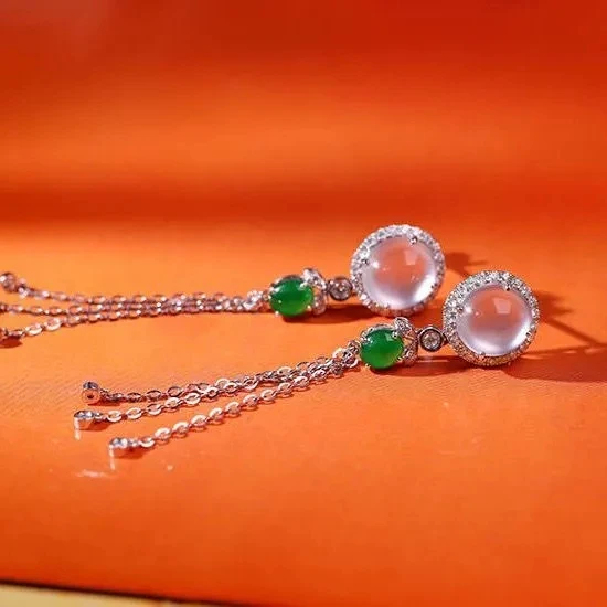 

2021 New National Fashion Ear Tip Dew Drops! Yingrun Smart Dazzling S925 Chalcedony Tassel Ear Studs