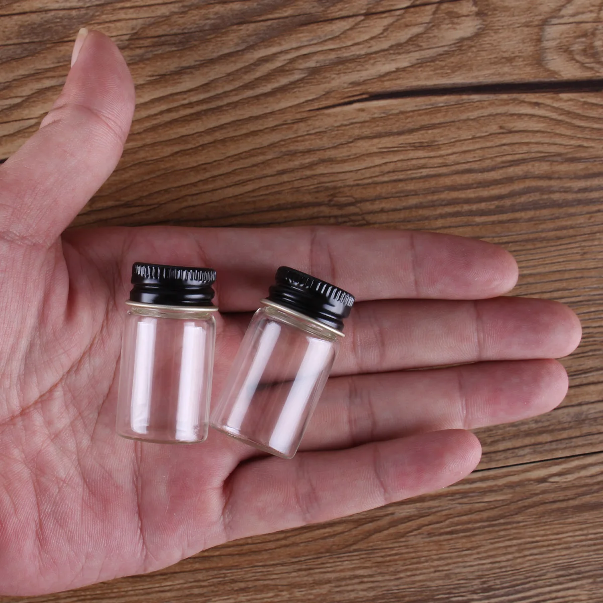 

100pcs 7ml Glass Bottles with Black Aluminium Caps 22*40mm Glass Jars Perfume Bottles Wishing Bottle for Wedding