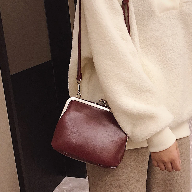 

Retro PU Leather Shoulder Bags for Women 2021 Design High Quality Crossbody Bag Clip Bag Messenger Bag