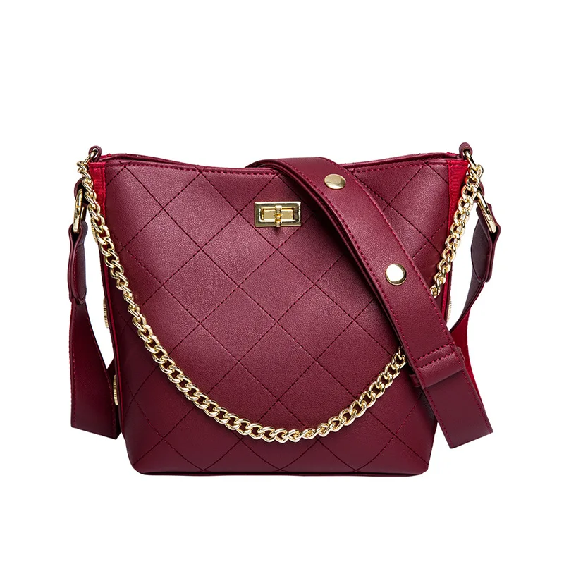 

EPMKER 2021 Chains Crossbody Bags Fashionable Purses and Handbags Luxury Designer Bag Bucket Shoulder Bags Large Capacity Bags