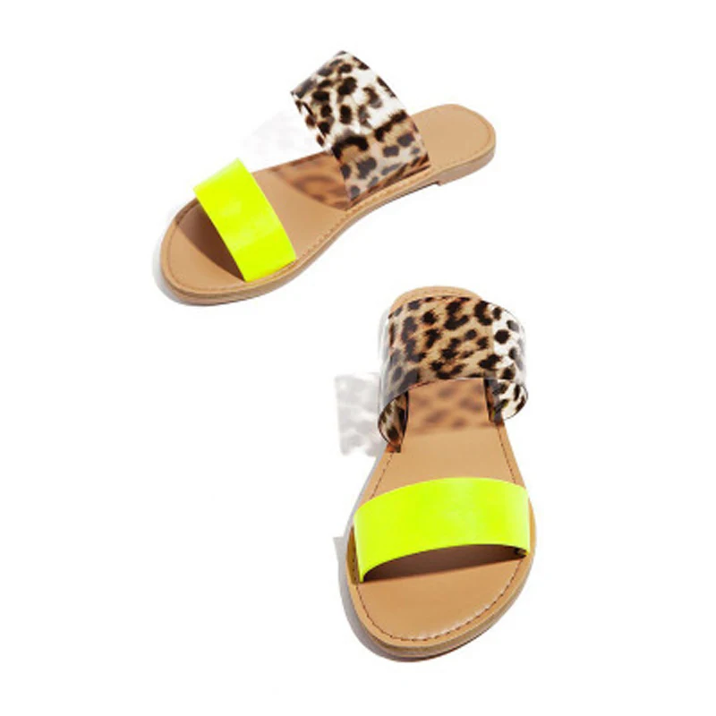 

2021 fashion sexy summer new one-shaped outdoor transparent female slippers Flat bottom leopard print plus size beach slippers