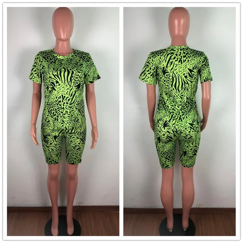 

Women Two Piece Set With Mask Casual Leopard Print Short Sleeve Corp Tops Tee Shorts Pants Suit Set Joggesr Sweatpants Tracksuit