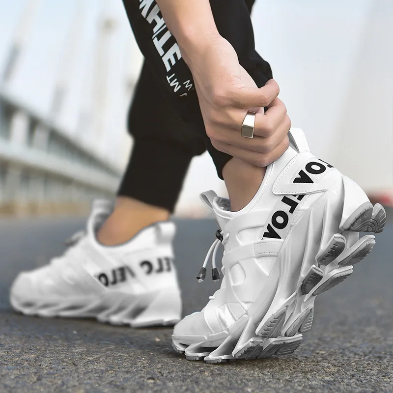 Мужские кроссовки для бега Blade 2020 новые модные тренды Летние черные дышащие