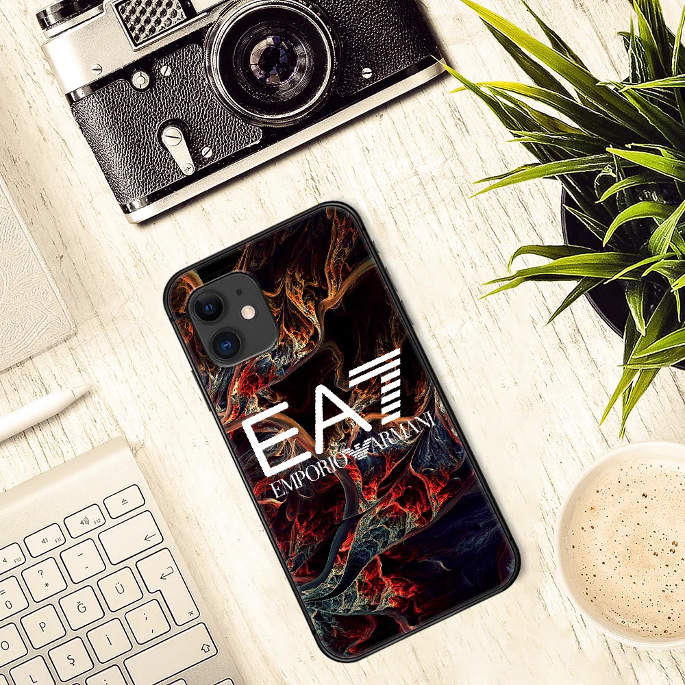 

Luxury Italian Brand Phone Case Cover Hull For iphone 5 5s se 2020 6 6s 7 8 12 mini plus X XS XR 11 PRO MAX black Cell Pretty