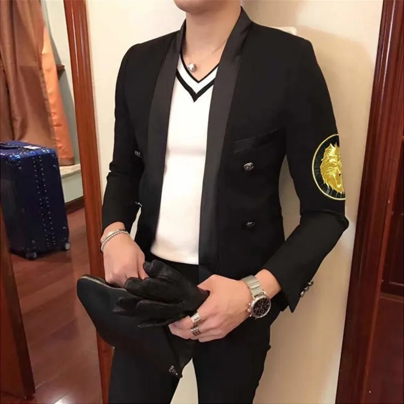 

Korean Spring New Slim Fit Embroidery Badge Mens Blazer Gothic Shawl Collar Double Breasted Night Show Wear Male Outwear Coats