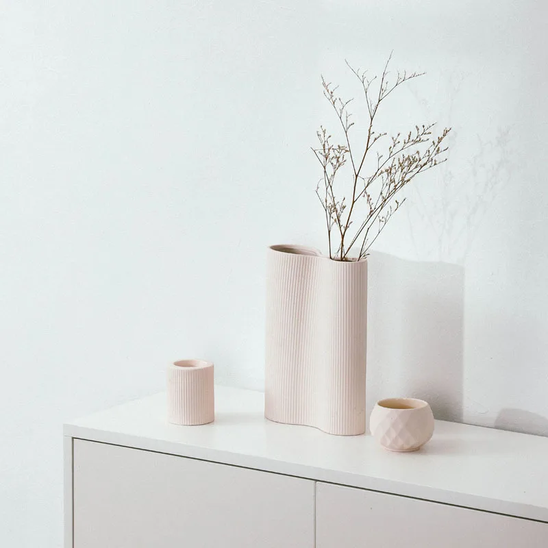

Spot Nordic creative art simple shaped vase ceramic living room ceramic crafts line flower ornaments