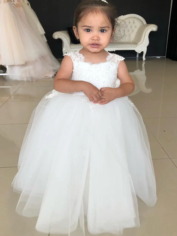 

First Communion Dresses for Girls Light Ivory Sleeveless Ball Gown Lace Appliques Flower Girl Dresses for Weddings