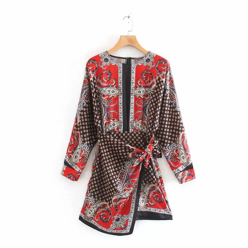 Платье с пуговицами в европейском и американском стиле изображением старой