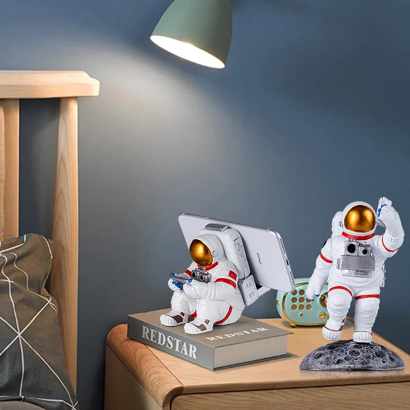 

Astronaut Mobile Phone Bracket Holder Lazy Tablet Ipad Resin Display Stand Home Decoration Accessories Modern