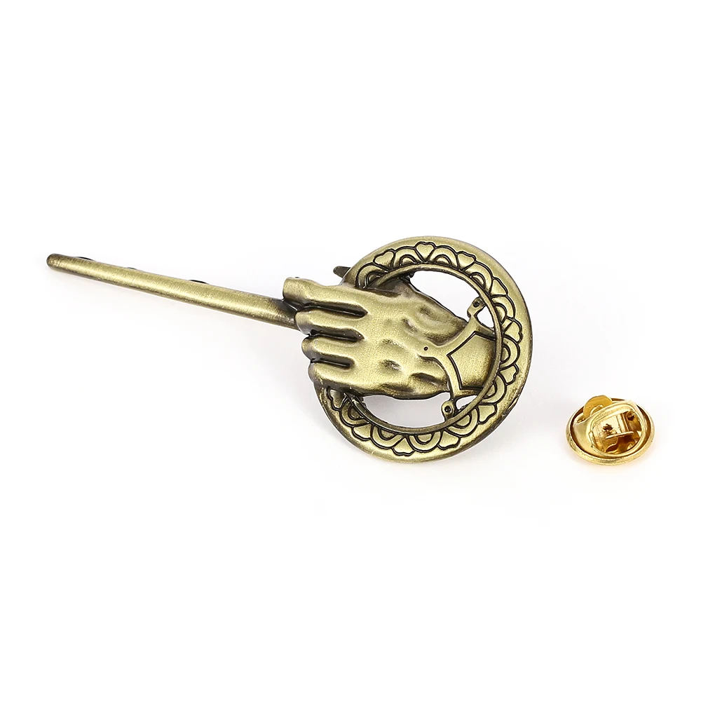 Значок-брошь с изображением рука короля на лацкане