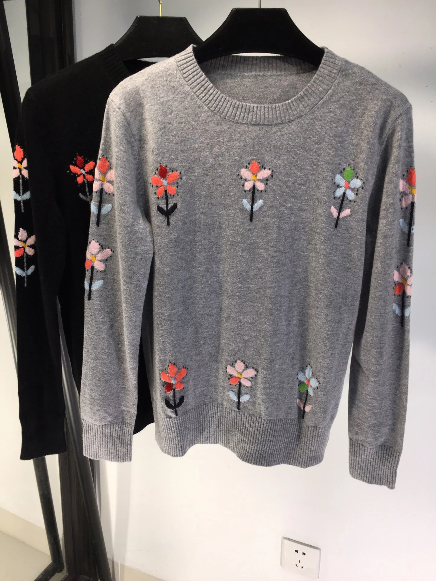

fashion new ladies 2023 long sleeve sexy casual round neck pullover jacquard embroidered sweater 0109