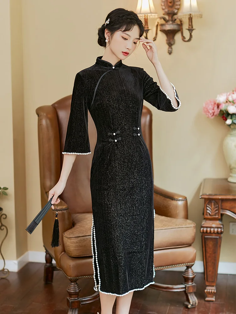 

Autumn 2021 new women's dress Chinese retro slimming velvet black Cheongsam mid-length dress pearl inlaid temperament dress