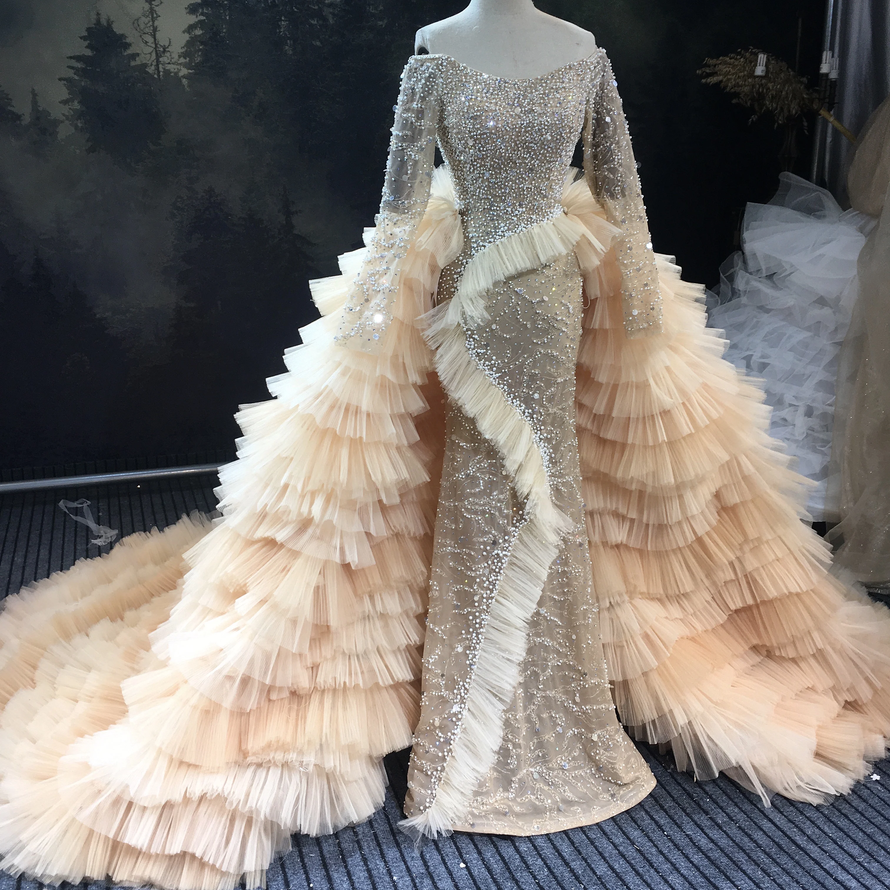 

Marnham Mermaid Wedding Dress 2021 Off the Shoulder Champagne Detachable Skirt Custom Long Sleeves Fur Train Vestido De Novia