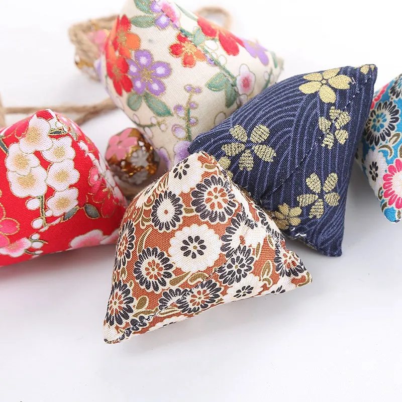 Игрушки для кошек внутренняя кошачья мята с колокольчиком игрушки Рыба плюшевая