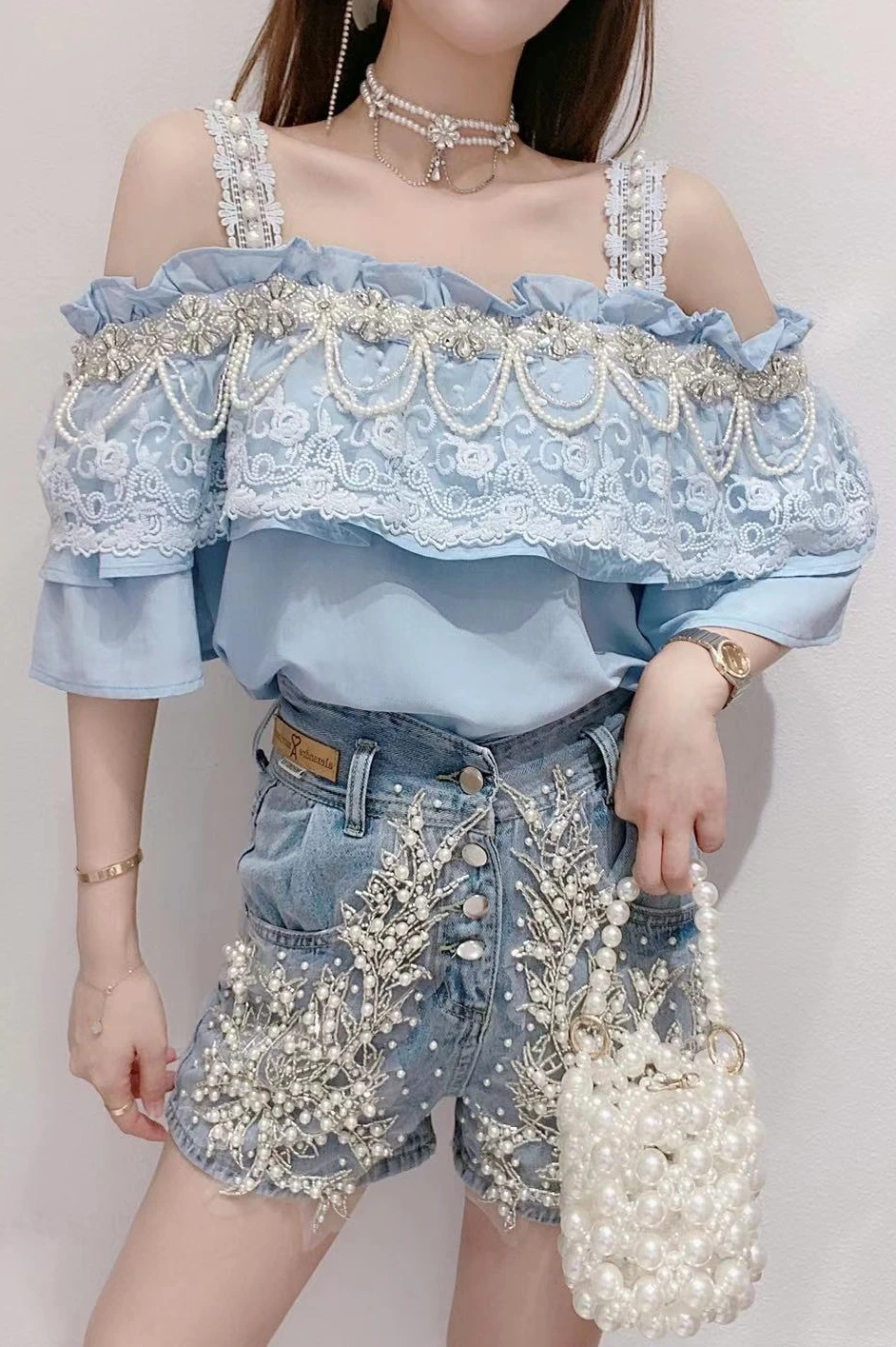 

Summer Clothing Sweet Fashion Women Multi-buttons Denim Shorts New Beaded Lace Stitching High Waist Slimming Pants