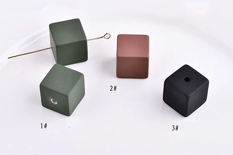 Осенние и зимние резиновые цветные матовые волнистые квадратные прямые бусы DIY